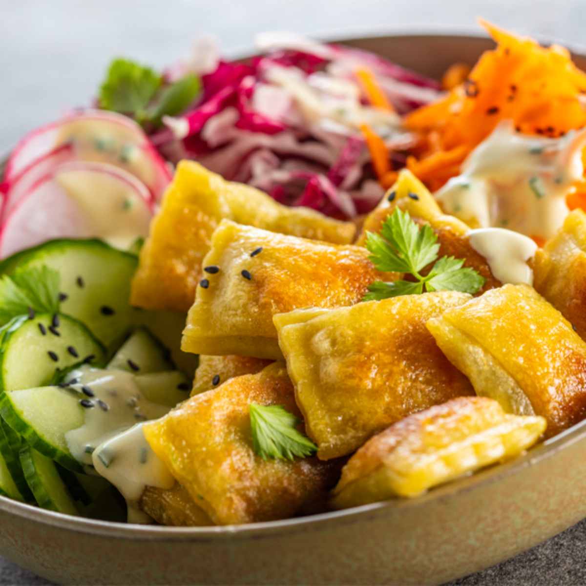 Vegane Maultaschen-Bowl von Bürger Profiküche